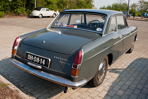 PEUGEOT 404 COUPE image from SuperCarFreak 
