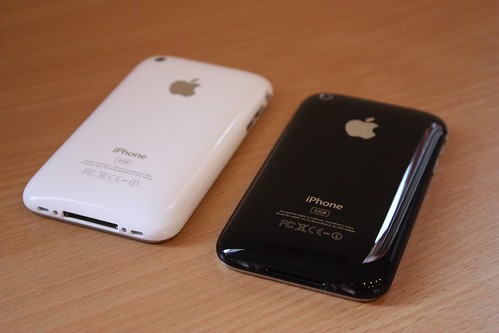 white iphone 32gb. Black amp; White iPhone 3GS