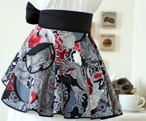 Vintage Style PERFECT CIRCLE Hostess Apron in Beautiful Asian Tatsu Print by Alexander Henry