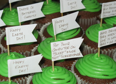 Earth Day cupcakes from Crafster
