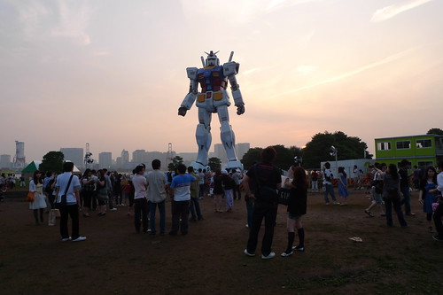 Lots of people checking out Gundam in Odaiba