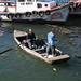 Abitanti di Valparaiso raggiungono le barche