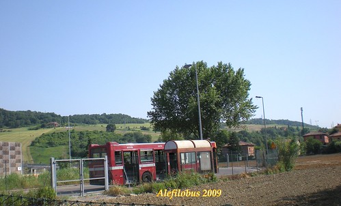 Bologna: autobus Iveco 480 n° 5223 alla Rotonda Corelli