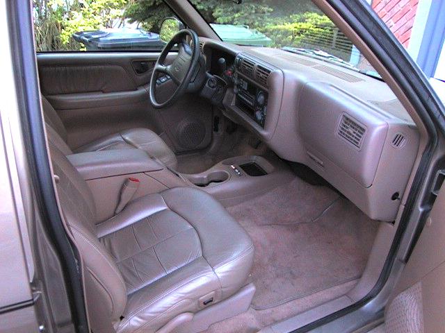 cars chevrolet car vintage 4x4 interior 1996 driveway suv blazer lt 96 blart