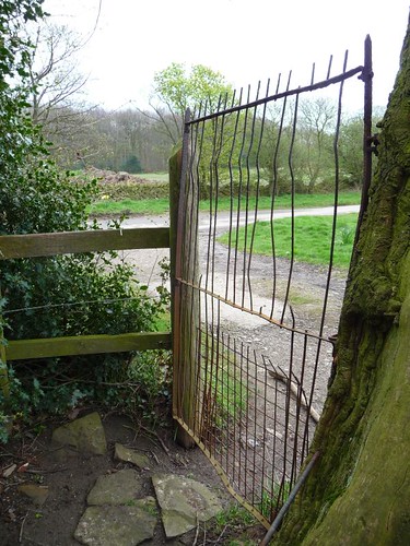 Metal kissing gate, Woodthorpe
