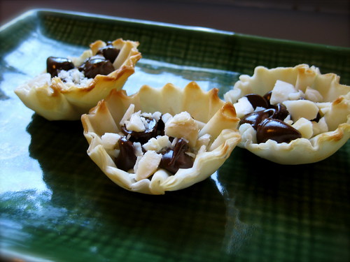 phyllo shells with chocolate and toasted macademia nut
