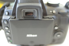 D5000 LCD monitor close (by HAMACHI!)