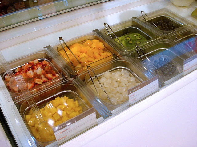 Lots of fresh fruit for toppings