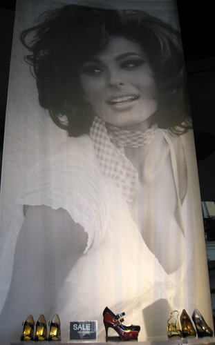 sophia loren guess. Guess Model / Sophia Loren ?