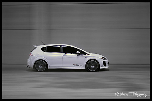 Tuning Seat Leon by Cesam Panning shot