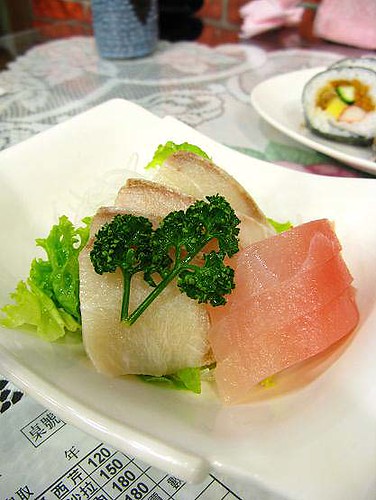 綜合生魚片($160)