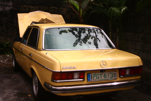 1983 Mercedes Benz W123 280E 20090208 001
