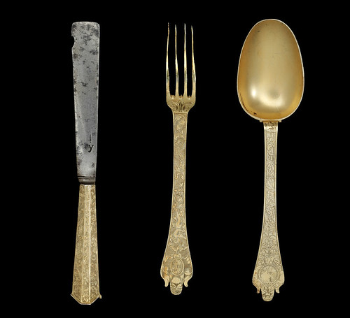 Knife, fork and spoon set