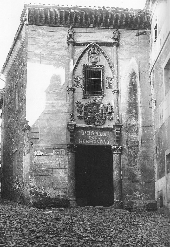 Fachada de la Posada de la Hermandad de Toledo a principios del siglo XX. Foto Rodríguez