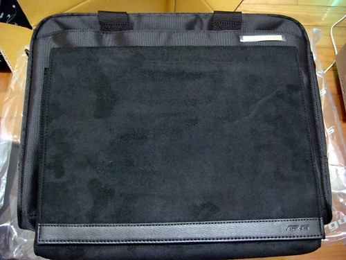 Asus U6Vc 筆電 ─ 附贈 Targus 內袋與筆電包