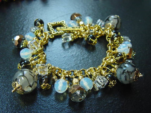 #CRCH21 = Banded Agate &amp; Crystals Bracelet SGD$50
