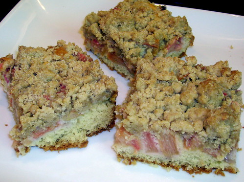 Coffee cake with rhubarb filling