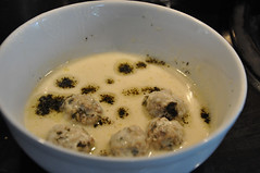 Turkish yogurt soup with tiny meatballs