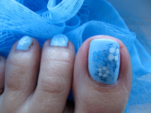  nail painting on toes with Konad Nail Design pretty nail art picture