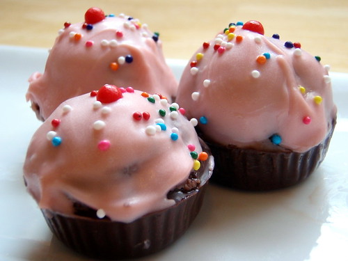 Pink cupcake bites