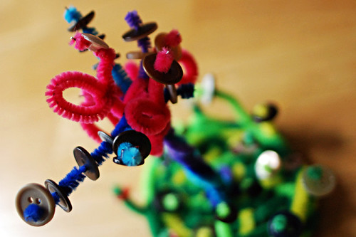 pipe cleaner button sculpture!
