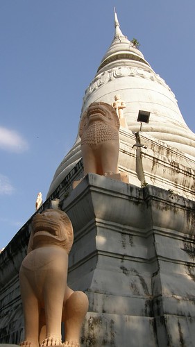 49.塔山(Wat Phnom)頂的佛塔