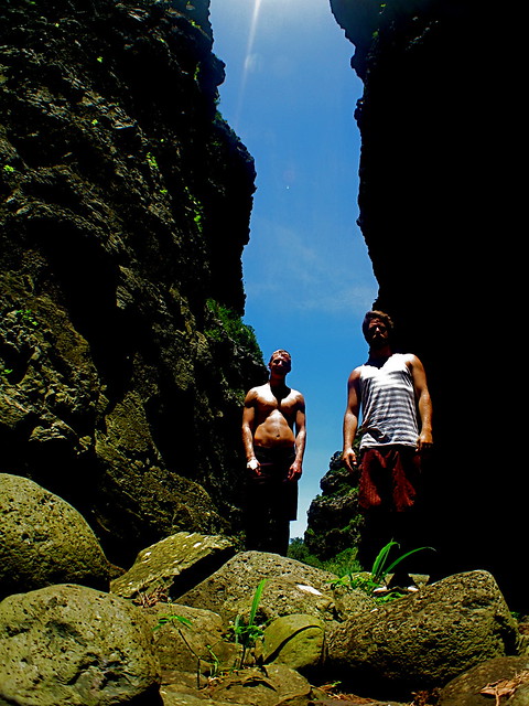 Kaena Point gorge expedition