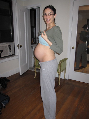9 weeks pregnant. 9 weeks pregnant bellies9