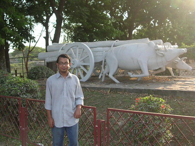 In front of the Bulls, the symbol of Struggle