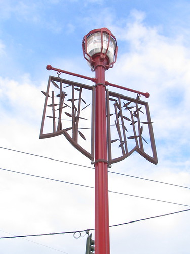 Beacon Avenue decorative light post. Photo by Wendi.