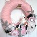 cupcake yarn wreath por KnockKnocking