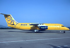 Buzz BAe 146-300 G-BSNR GRO 12/10/2001