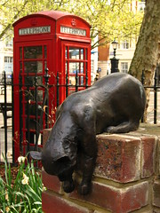 Cat statue in Queen Square, Bloomsbury