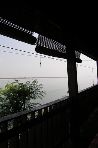 36.Anouxsa Guesthouse就在湄公河旁邊