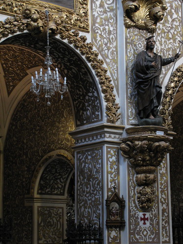 Hand-Painted Columns, Granada Church