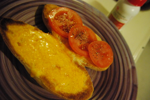 Cheese toast bun with tomato