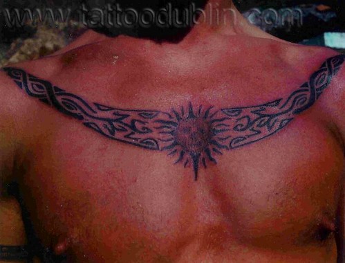 poly chest gecko tattoo polynesian style tattoo