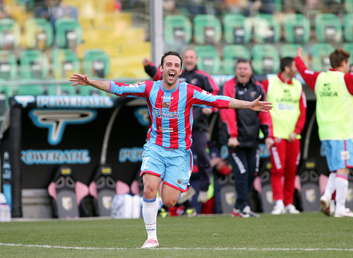 1 marzo 2009: la gioia sfrenata di  Mascara dopo il gol al Palermo