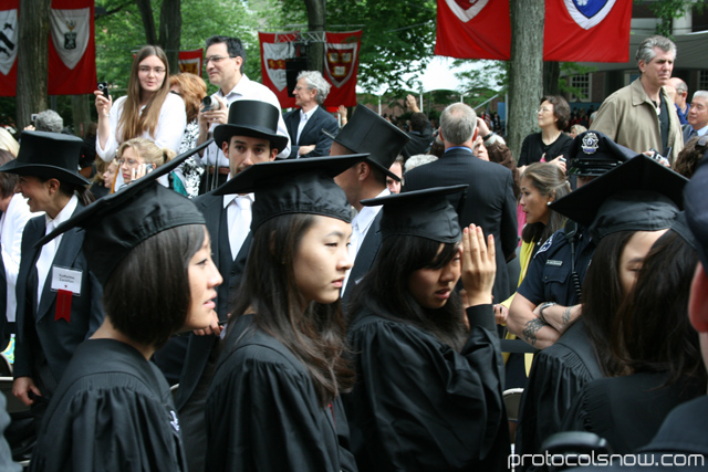  Harvard University 2009 graduation ceremony Asian girls