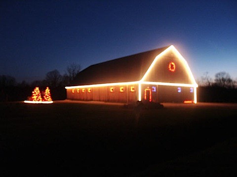 Barn_Lights_GRAND_RIVER_VALLEY_CHRISTMAS_TREE_FARM.JPG