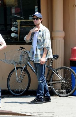 Robert Pattinson in New York City by editha.VAMPIRE GIRL<333