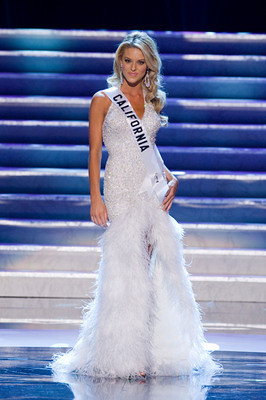 Thumb Quitan la corona a Miss California Carrie Prejean por incumplimiento de contrato