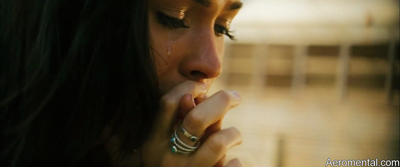 Transformers 2 Megan Fox llorando
