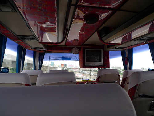 赤いバス