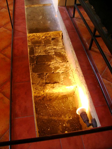 The floor, showing the first portion belonging to the prehispanic era, then the Hispanic and later the American colonial