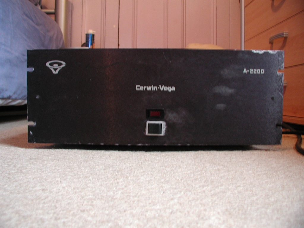 Cerwin Vega VINTAGE Cerwin Vega A-2200 Power Amplifier 