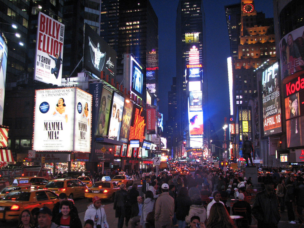 04.15.09 Times Square 01