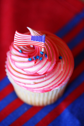fourth of july cakes or cupcakes. Tee amp; Cakes 4th of July cupcakes
