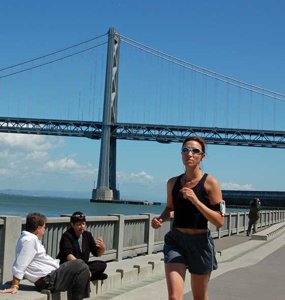 5woman-runner-bay-bridge.jpg