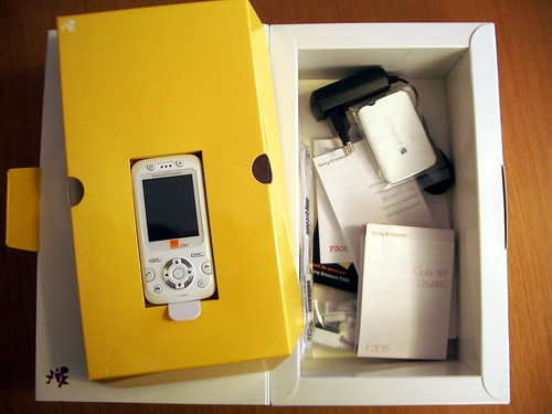 Sony Ericsson F305